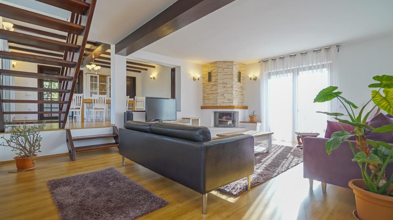 Vila Luna Comarnic Exteriér fotografie